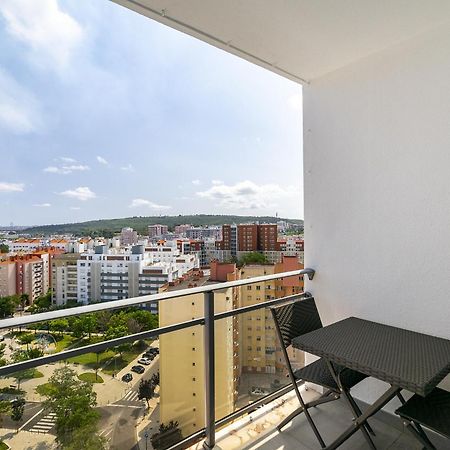 Whome Family Condo - Urban Retreat With Parking, Ac, Elevator In Great Location Lisbon Exterior photo