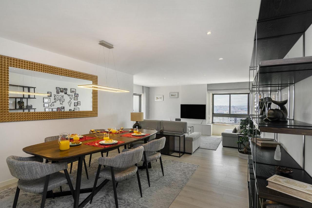 Whome Family Condo - Urban Retreat With Parking, Ac, Elevator In Great Location Lisbon Exterior photo