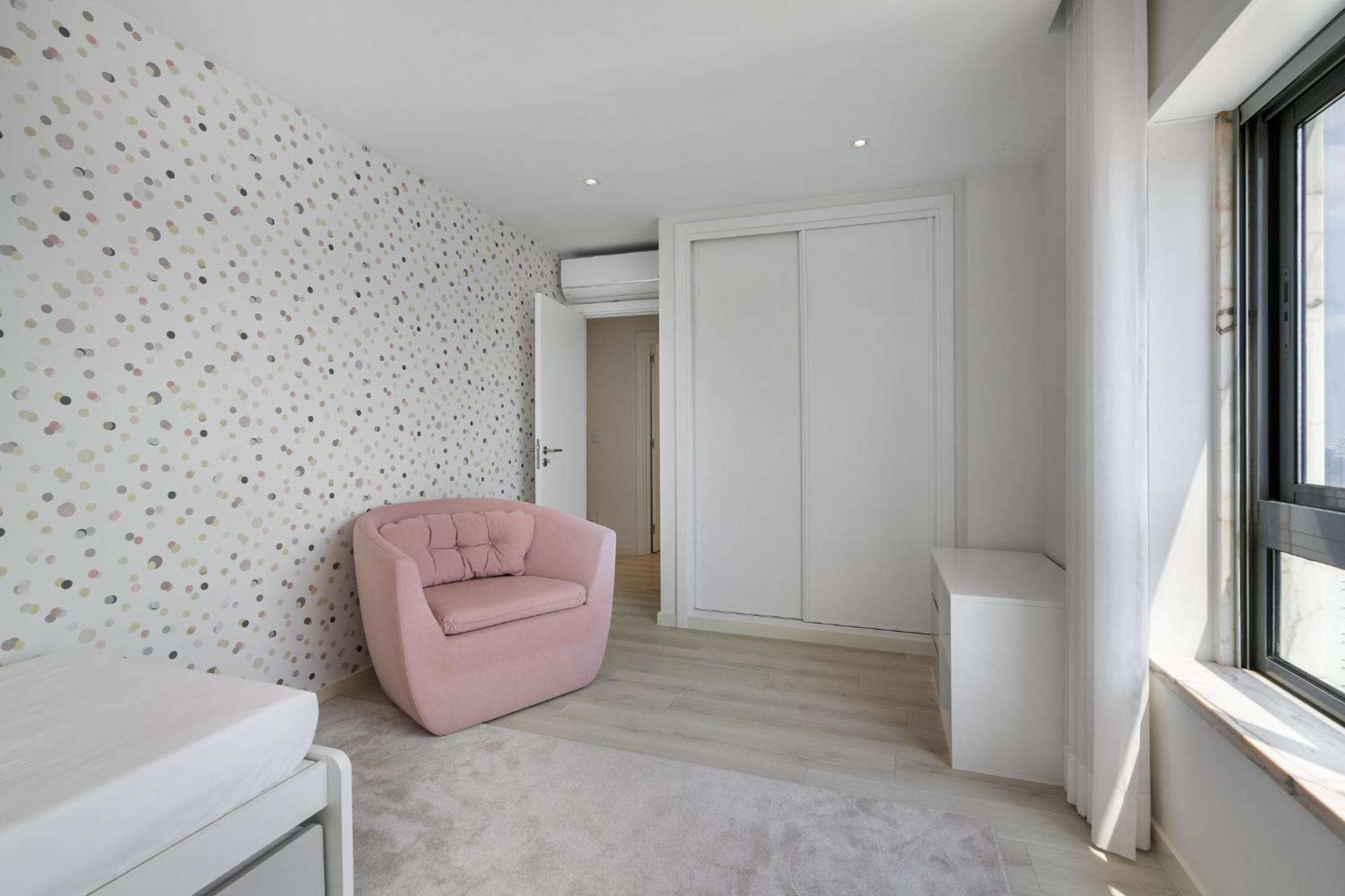 Whome Family Condo - Urban Retreat With Parking, Ac, Elevator In Great Location Lisbon Exterior photo